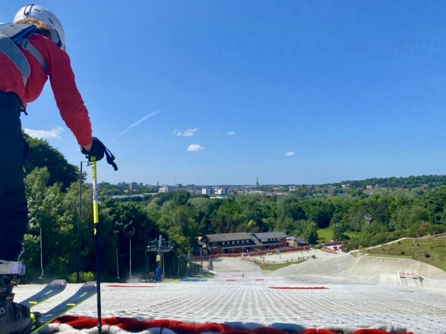 eolaofficial's tweet photo. The first ski race of the eola GBR series at Norfolk Snowsports Club takes place this weekend. The eola team will be at the event cheering on all the skiers, so come and say hello! Good luck to all the competitors ⛷️ https://t.co/vgHtTvUDFx https://t.co/NTt0ReIQbZ
