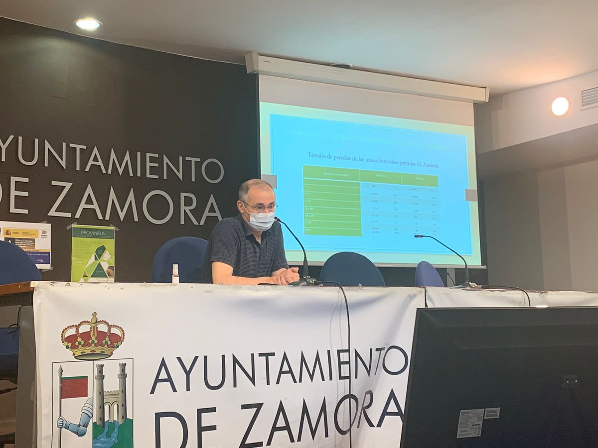 fafcyle's tweet image. Miguel Garcia de #asfole y Carlos Gomez de #asfoza hablan de iniciativas de gestión agrupadas y los pilotos desarrollados en #CastillayLeon por @prominifun