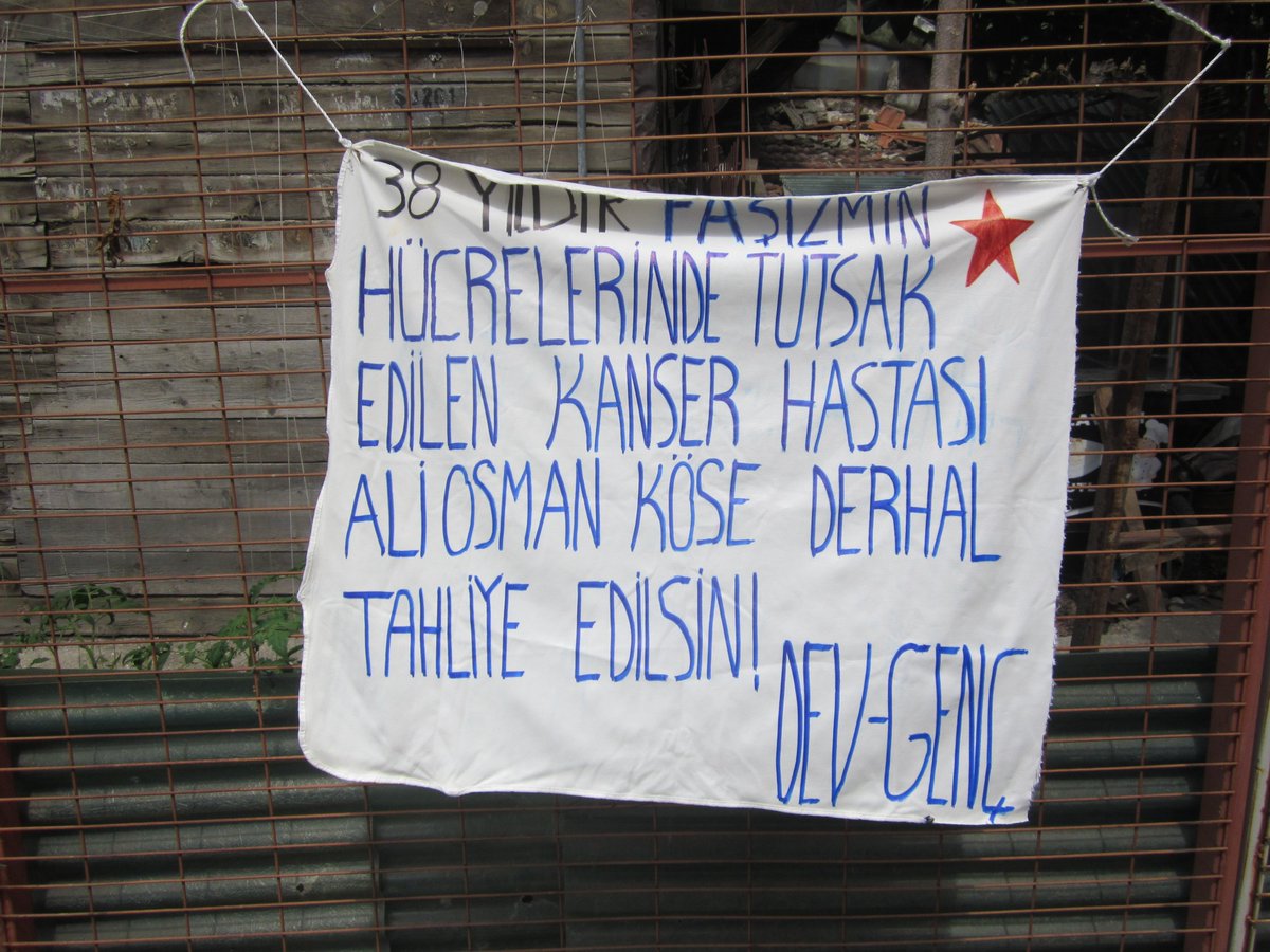 DEV-GENÇ: ALİ OSMAN KÖSE İÇİN PANKART ASTI!
DEV-GENÇLİLER   İstanbul/Anadolu yakasında 65 yıllık ömrünün 38 yılını faşizmin tecrit hücrelerinde geçiren, kanser hastası Ali Osman KÖSE için pankart astı! 
ALİ OSMAN KÖSE'YE ÖZGÜRLÜK! 
 HASTA TUTSAKLAR SERBEST BIRAKILSIN!