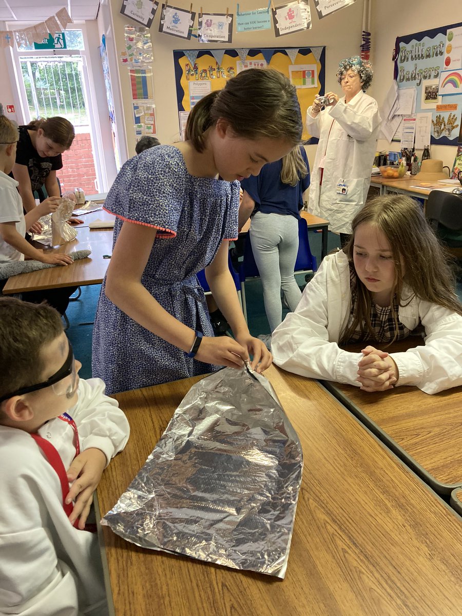 WarnhamCEP's tweet photo. Next challenge for the Warnham Scientists! Can you make a tinfoil boat that can carry as many marbles as possible? #scienceday #science #badgerclass 𦑠https://t.co/pQRwRZUbfX