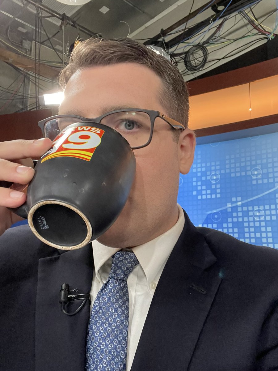 BeierHereTV's tweet image. Fresh Friday Cut💈Bucks Win 🦌 Brewers Ballin ⚾️ Coffee Hot ☕️ Let’s get after it #Daybreakers #AMNewsers