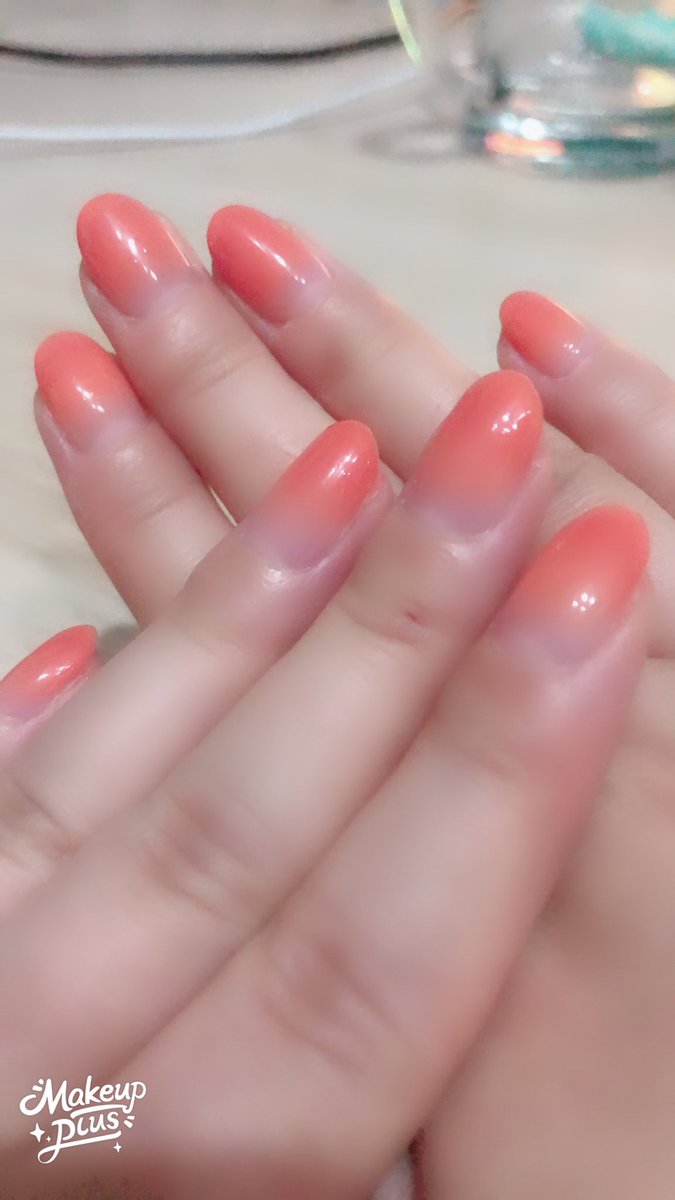 ぴろみん 久しぶりにネイルサロン行ってきた やっぱり気分が違う ジェルネイル ネイルサロン グラデーションカラー お洒落は指先から