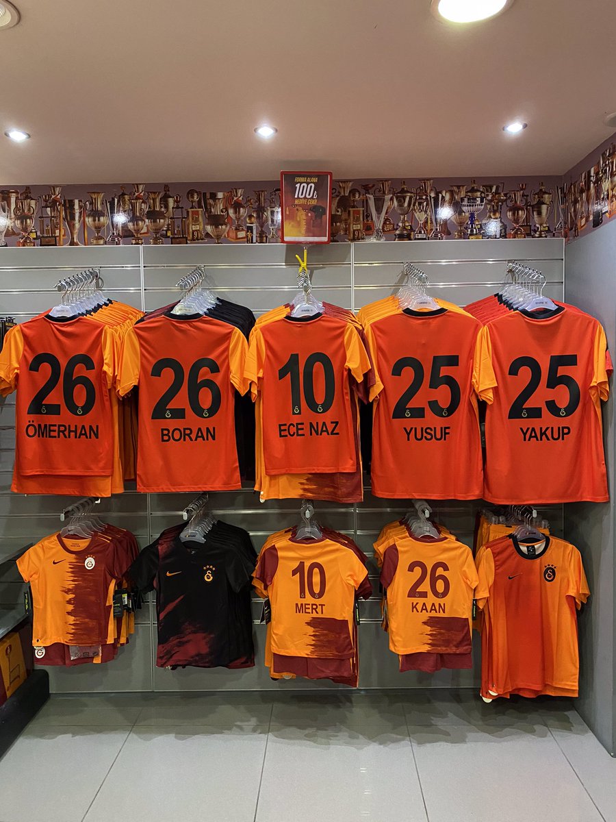 GSStoreBursa's tweet photo. İNDİRİM DEVAM EDİYOR!

Yetişkin Formalar : 279,90 TL Yerine 199,90 TL

Çocuk Formalar : 229,90 TL Yerine 169,90 TL 

📌 Stoklarda sınırlıdır!

📌 Kargo hizmeti vardır!

📍GSStoreBursaFSM

#Galatasaray #GSStore #GSStoreBursaFSM https://t.co/8o5loaTJoe