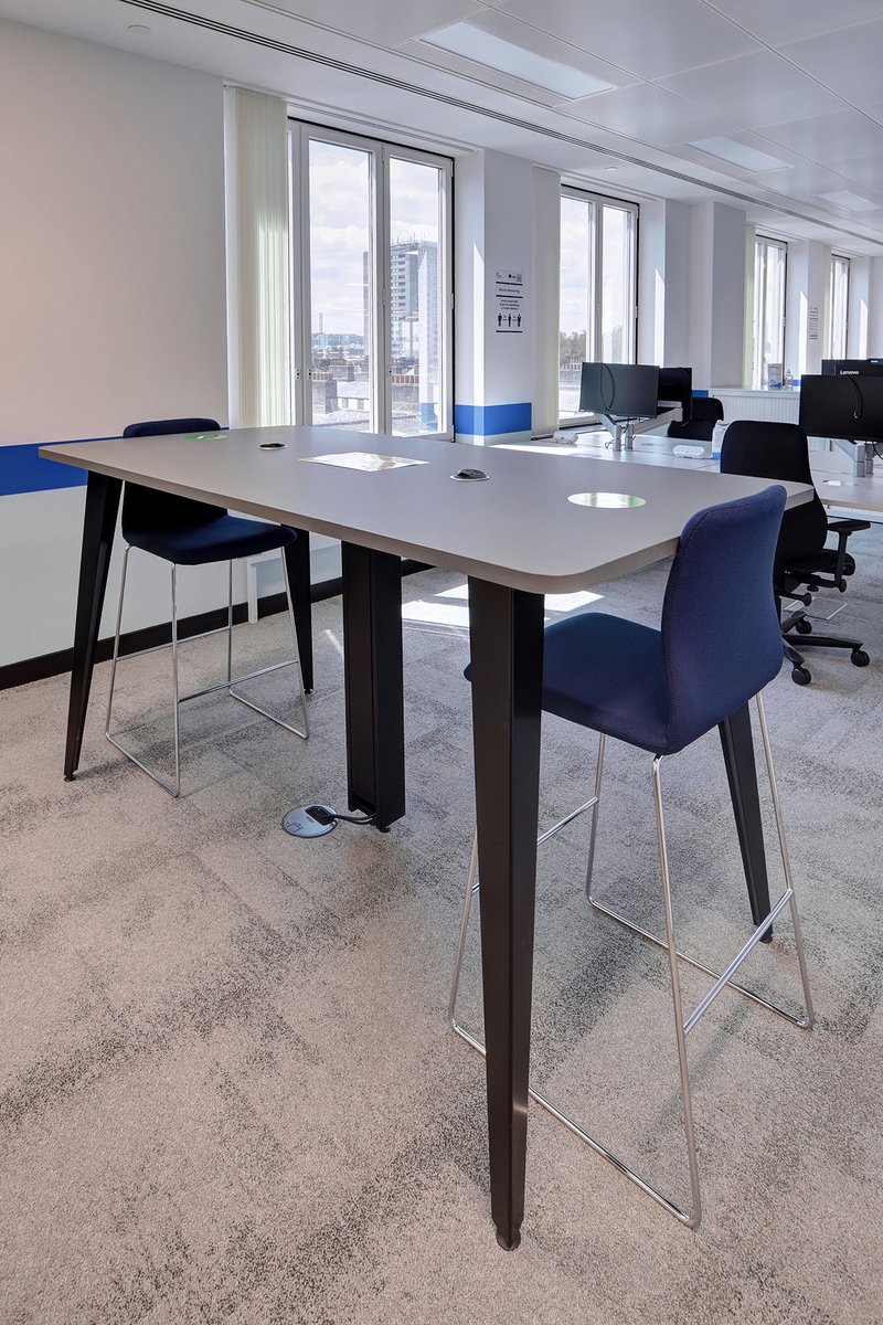 Our latest case study was designed in-house by our Interior Design &amp; Space Planning teams - and it looks stunning! 😍

See highlights from our new 7-floor office fit-out online: flexiform.co.uk/case-studies/h…