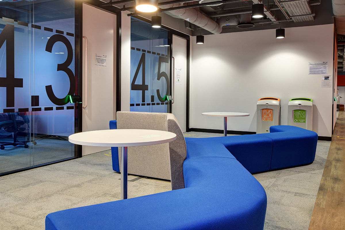 We love these large modular sofas within our latest Central Government Agency offices. The striking and bold colours and unique shapes create a wow-factor! See the case study here: flexiform.co.uk/case-studies/h…