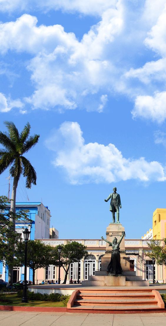 DiazCanelB's tweet photo. ¡Buen día, 🇨🇺! Estoy saliendo a #PinardelRío y #Matanzas para analizar junto a sus autoridades la compleja situación con la #COVID19. Si no acompañamos la vacunación con el cumplimiento de las medidas será difícil acabar la epidemia. El país necesita volver a la normalidad. https://t.co/F3f8NwmCWJ