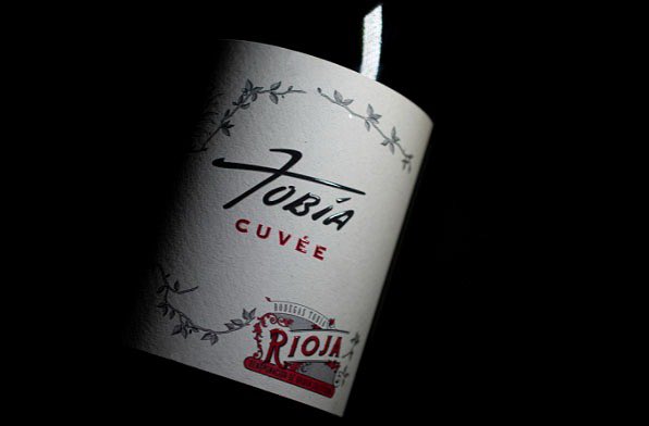 ¡Hoy jugamos contra Suiza! 
Cosas en las que somos mejores:
1) Tenemos más mundiales
2) más eurocopas
3) mejores playas
4) mejores vinos

Así que... hoy ganamos seguro, ¿no? Sea como sea, lo importante es elegir bien el vino para el partido!

Entra en bodegastobia.com