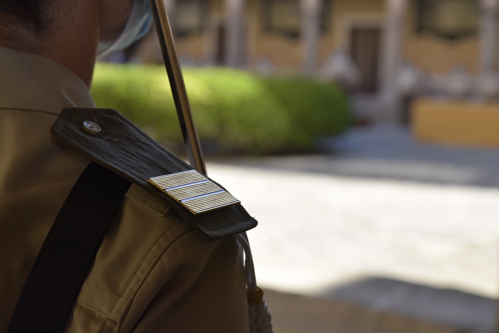 MADOC_ET's tweet photo. Academia de #Artillería: tras finalizar sus estudios de TTS, los alumnos de la XLVII promoción de la #ACART_ET de #Segovia recogen sus nombramientos de sargento alumno, ostentando en sus hombros los ansiados galones. 

#EjercitodeTierra #UltimaRatioRegis https://t.co/zVa7UeJAG5