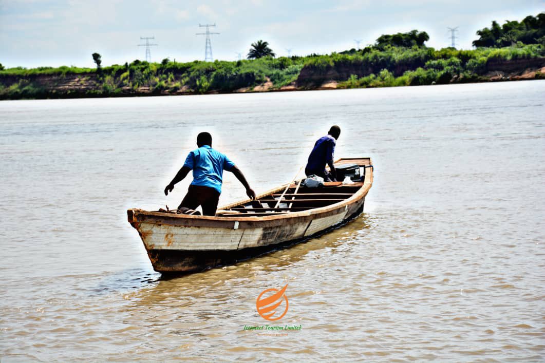 cfmemories's tweet photo. Ụtụtụ ọma nụ, ụmụ Igbo. N'ezie, Ala Igbo bụ ebe a gọziri agọzi. Onye Igbo ọbụla tosiri inwe ngala n'ihi na ala anyị amaka. Taa bụ ụbọchị ahịa Orie bụrụkwa ụbọchị Fraide.

#AlaIgboAmaka

THE ỌMAMBALA RIVER 

According to the indigenous people, Ọmambala is https://t.co/McJX58nAfI