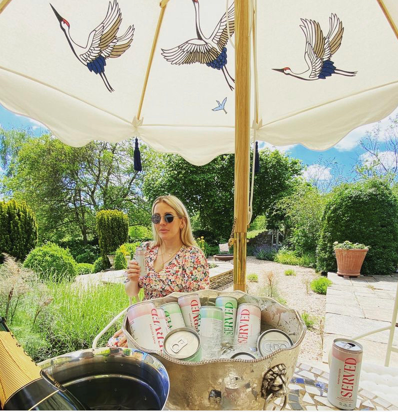 ServedDrinksUK's tweet photo. You’re allowed to invite three friends to join us, who would it be 👇
📸: @elliegoulding
#SummerServed #WonkyFruit #HardSeltzer #EllieGoulding https://t.co/j2EKonJueh