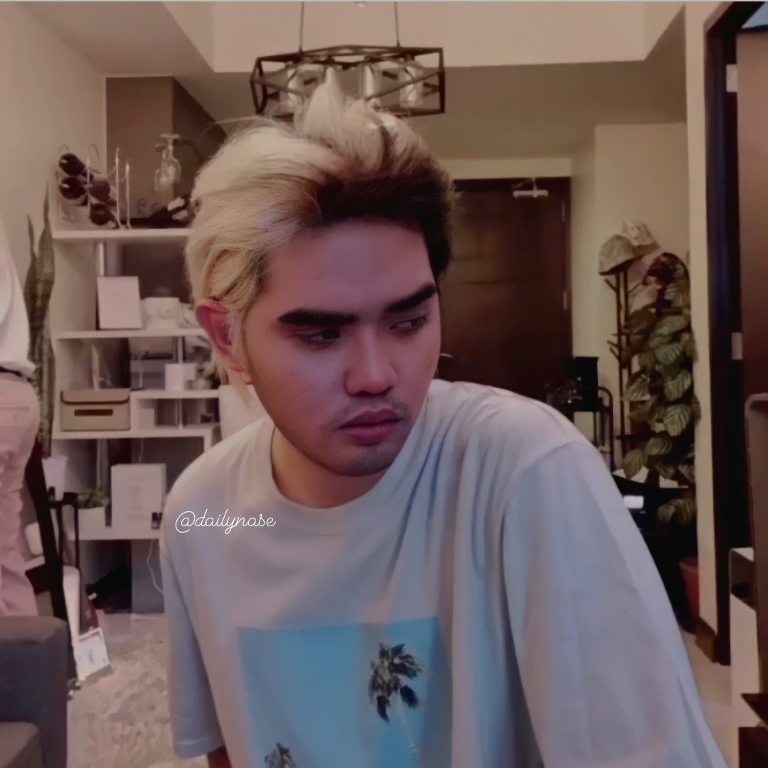 dailynase's tweet photo. hottie pablo~😳🔥

@SB19Official #SB19_PABLO https://t.co/Zw7QNWOAc3