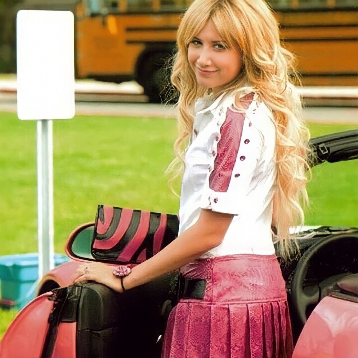 ~Happy Birthday Ashley Tisdale!~            HSM                                                   