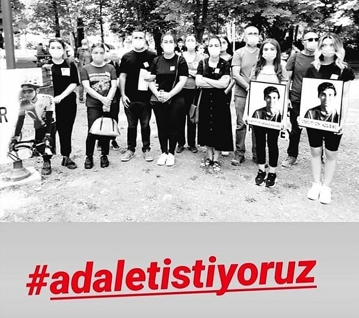 kenangunduz06's tweet photo. 24 Haziran'da gördük ki daha fazla mücadele etmemiz gerek. 19 yaşında bisiklet sporcusu Umut Gündüz'ün katili Çağdaş Şenyüz mahkemede koruma altına alındı duruşma salonuna hakim ve savcıların girdiği kapıdan alındı bu utanç adalete aittir. Umut'un adaleti siz olun.
#umutasesol https://t.co/6pxev5PYy5