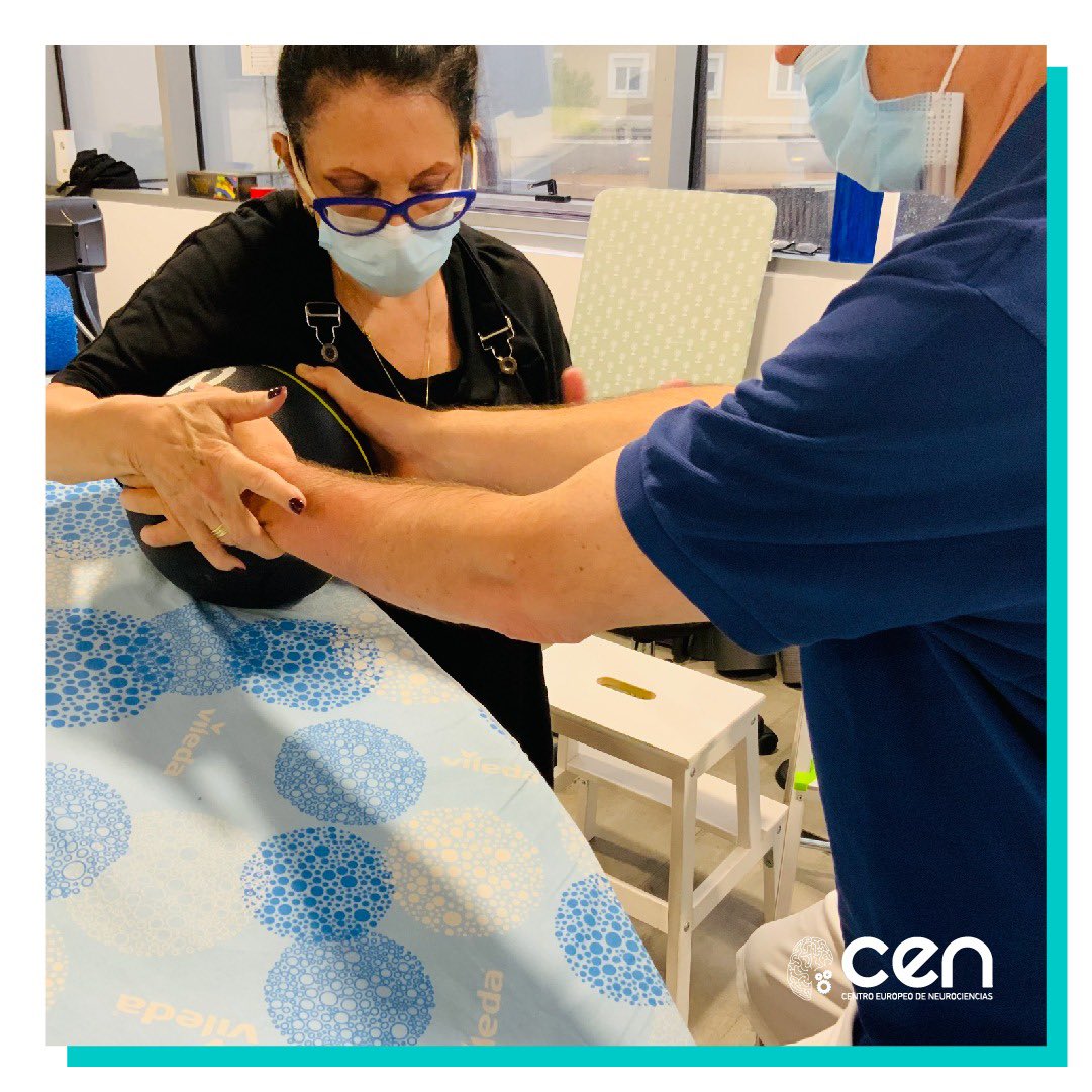 CEN_NEURO's tweet photo. ¡Grandes noticias para #CEN! 🙌🏼 La reconocida #fisioterapeuta americana #SusanWoll ha comenzado a trabajar en nuestro centro como consultora experta.
☑️Con ella hemos revisado los programas intensivos de #rehabilitación y ofrecer así la máxima calidad con nuestras #terapias. https://t.co/csP9ygEAAe