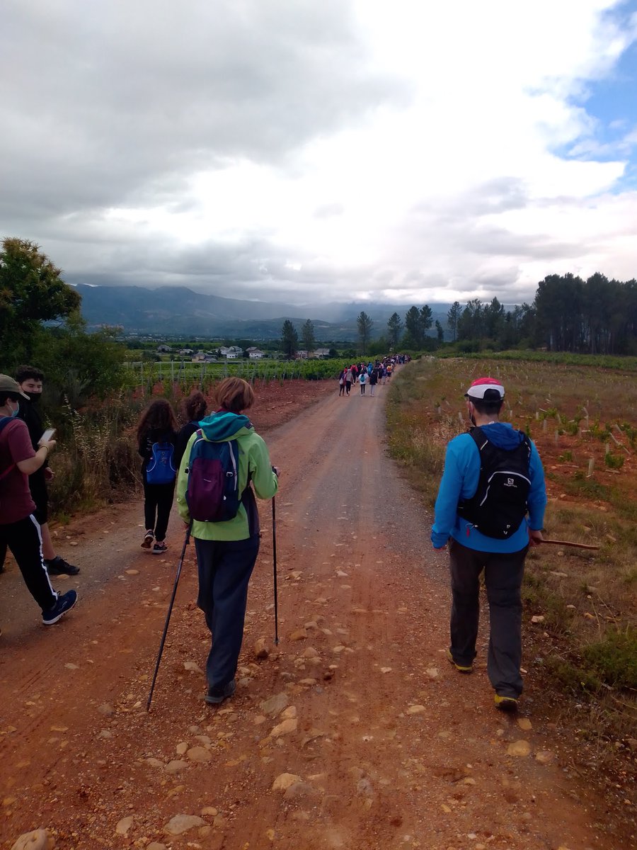 iesbergidum's tweet photo. SENDERISMOS del CURSO 2020-21.
Durante este curso hemos podido realizar dos de las tres actividades de senderismo que en un curso normal se hacían.
Sigue leyendo en PROYECTO BERGIDUM: https://t.co/pkRadDC0Qh #iesbf https://t.co/lDIyyec7lJ