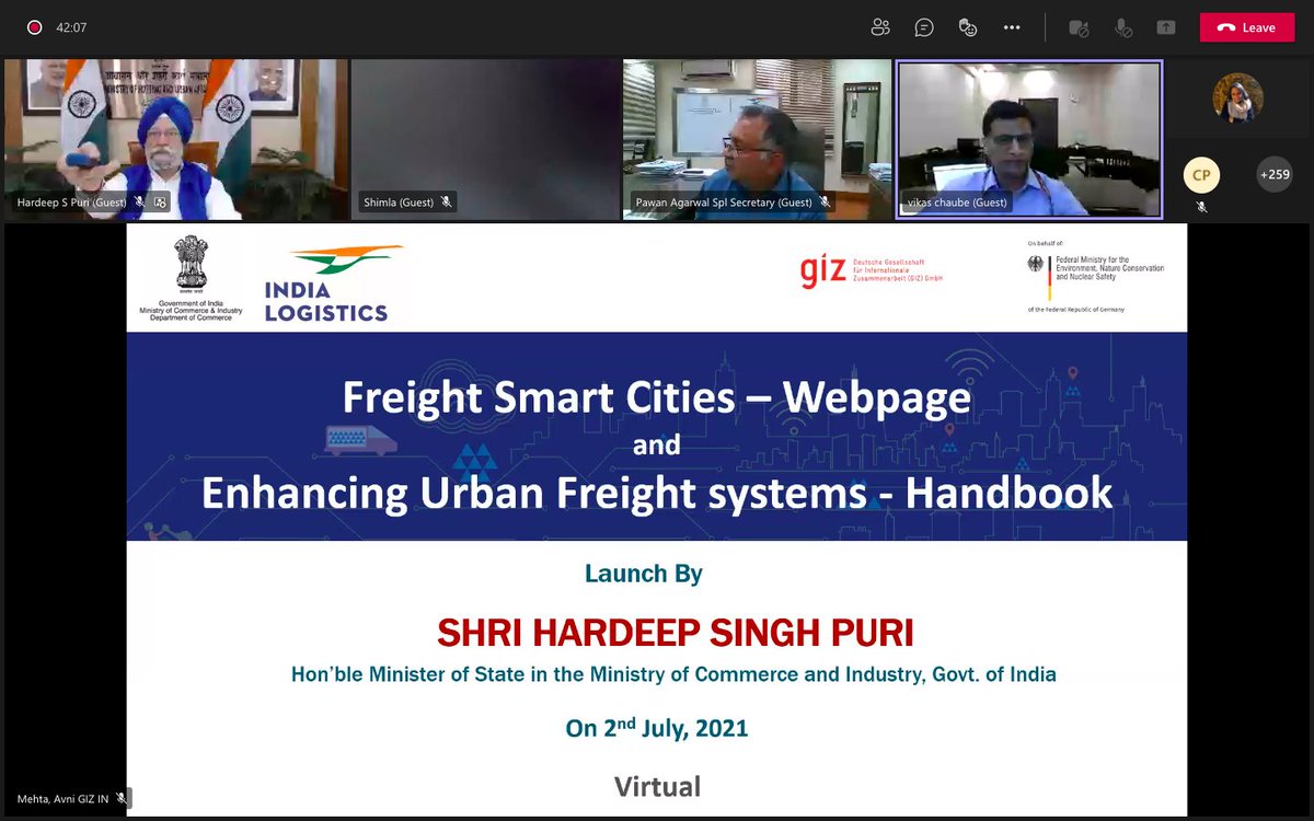 rmi_india's tweet photo. “We need focused attention of planners &amp; administrators to optimise #freight movement in Indian cities,” said Hon’ble MoS @HardeepSPuri at the release of a new handbook for #FreightSmartCities by @Logistics_MoC @RockyMtnInst and RMI India. 

Learn more: https://t.co/KNpumU1VwF https://t.co/snx1754st2