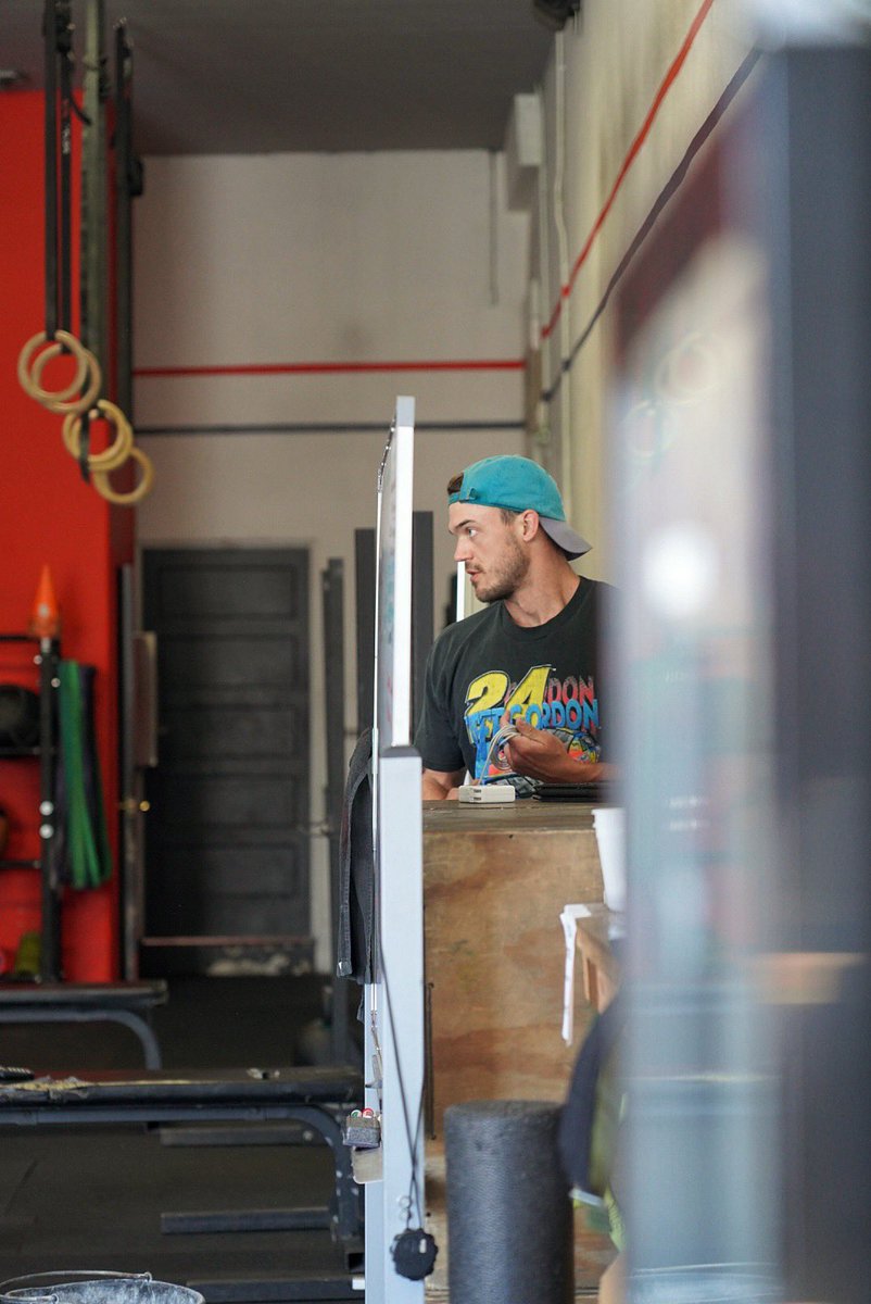 DEUCEBacklot's tweet photo. Hi, coach 😍

#HoldTheStandard https://t.co/vpXWlkXfHP