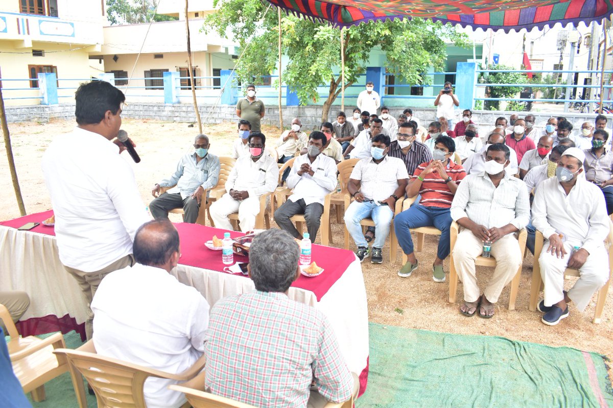 JakkaVenkat2020's tweet photo. దిశనిర్దేశం చేయడం జరిగింది.
ఈ కార్యక్రమంలో సిఐ అంజి రెడ్డి గారు , మున్సిపల్ డిఈ శ్రీనివాస్ గారు, వార్డ్ కమిటీ సభ్యులు , డివిజన్ పెద్దలు మరియు కాలనీ ప్రజలు పాల్గొన్నారు.
#Peerzadigudamunicipalcorporation
#PattanaPragathi #HarithaHaram
#Swachhpeerzadiguda #20Division https://t.co/FaG2pq36D4