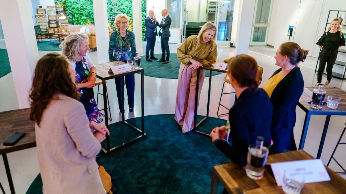 Deze week was de afsluitende ceremonie van het 4-jarig Groeiprogramma van @OranjeFonds waar LaNSCO aan mocht deelnemen. Een speciale afsluiting van een mooi en waardevol programma. #socialecooperatie #impact
Copyright Oranje Fonds/Marco de Swart