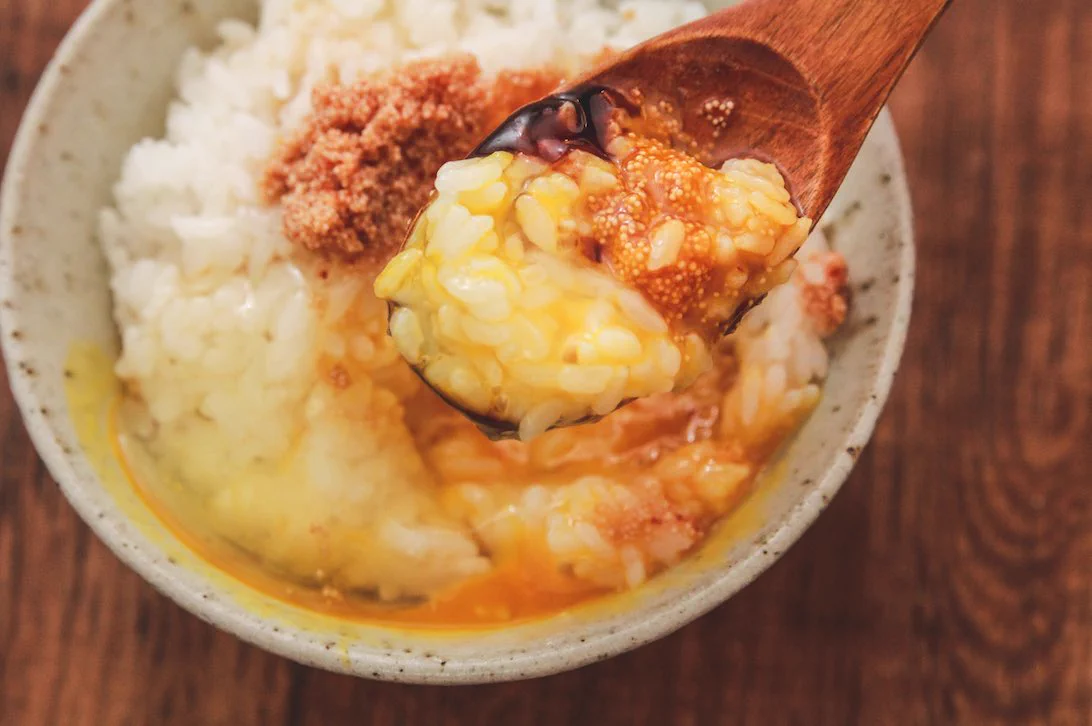 ふくやの『ごはんとまらんらん』に注目！明太子×卵の卵かけご飯アレンジが最高の美味しさ！