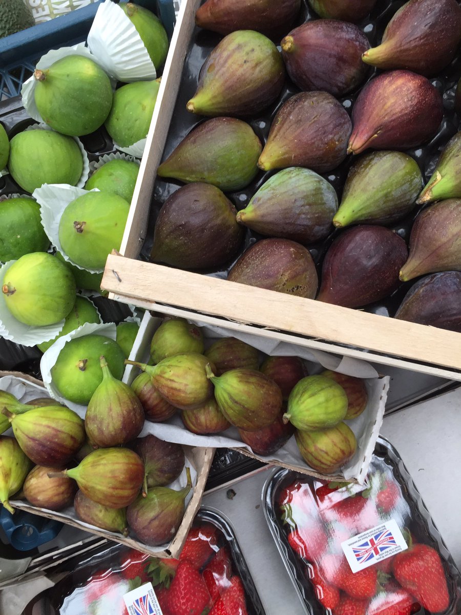 I love the Summer! Beautiful Italian figs #fresh #big #juicy #italian #figs #loveyourlocalmarket