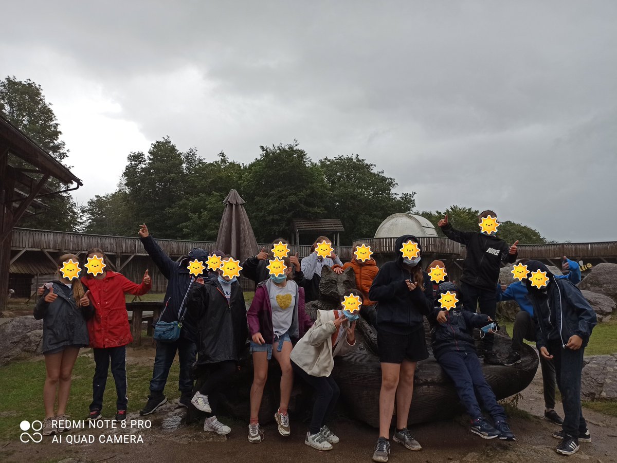 4/4
Quelques photos de notre sortie scolaire sous la pluie, au programme :
- Et bien évidemment des comportements exemplaires et une bonne humeur qui nous aura collé au corps toute la journée en dépit de la pluie !