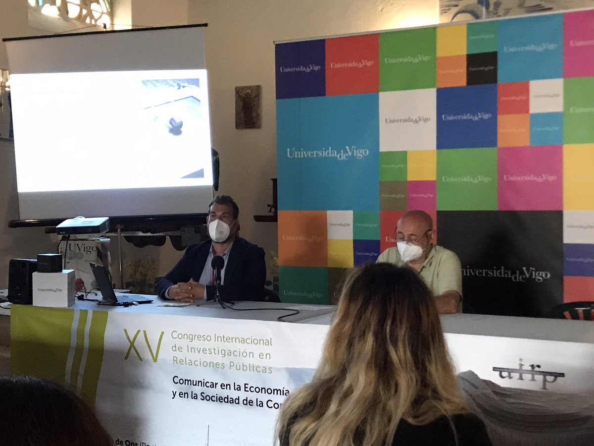 aalvareznobell's tweet photo. Presentando en @airrpp junto a @AngelesMorenoF y #AndreiaAthayde avances del @latinamer @euprera sobre #Competencias #Profesionales #PR https://t.co/8QZbIRmwQa