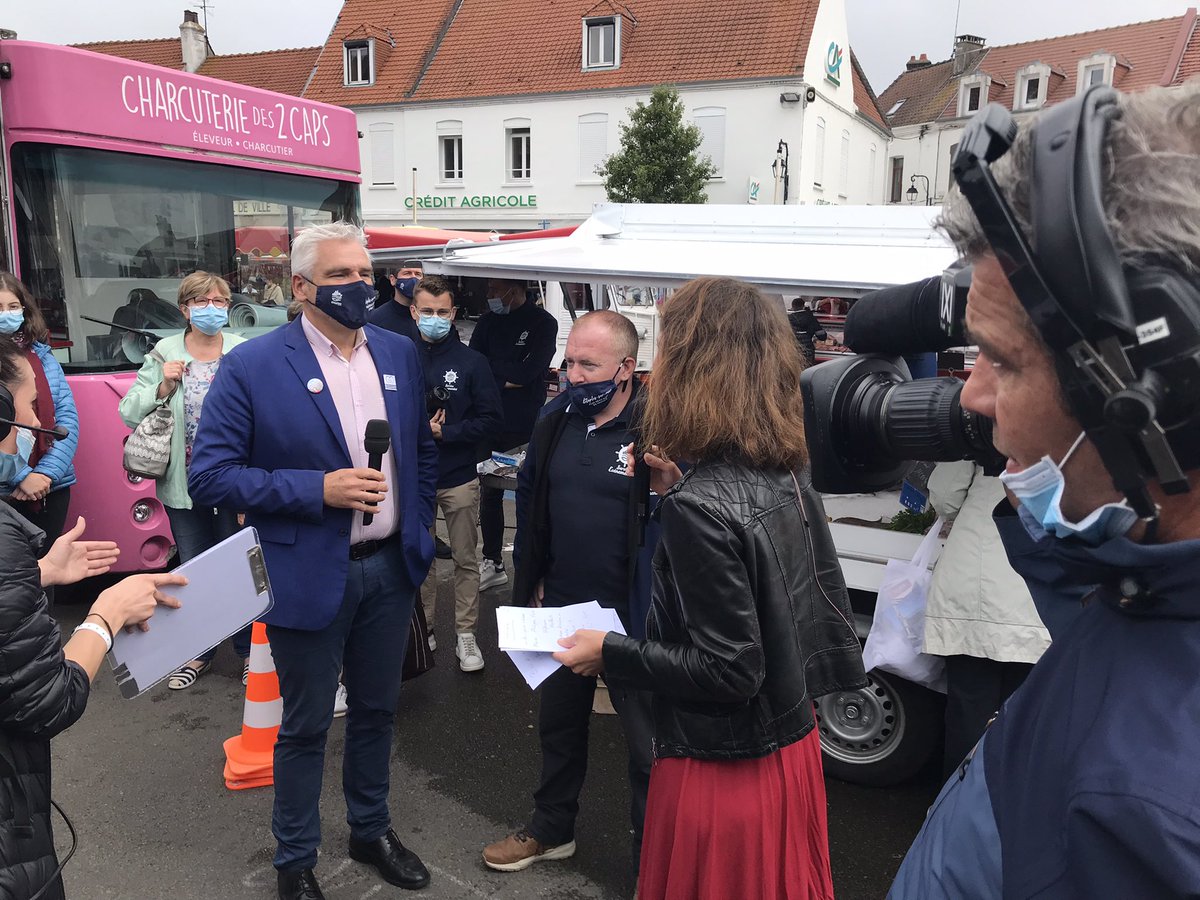 OlivierPajot3's tweet photo. Les équipes techniques de #ixilive avec le Prod 1 d’#ampvisualtv sont actuellement en direct dans le JT 13h de #TF1 pour la révélation du « Plus beau marché de France » c’est celui de Étables dans les Hauts de France.. https://t.co/NqcvrmpCrX