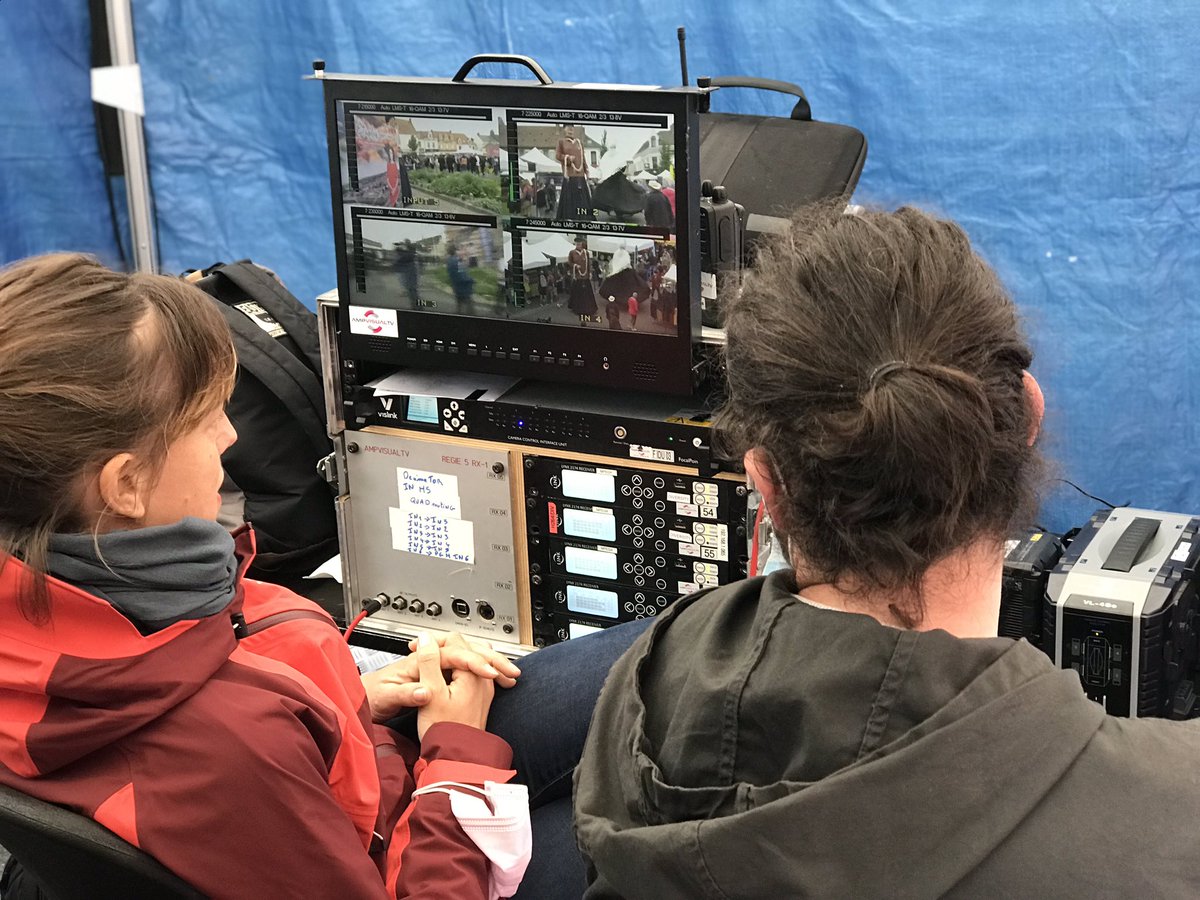 OlivierPajot3's tweet photo. Les équipes techniques de #ixilive avec le Prod 1 d’#ampvisualtv sont actuellement en direct dans le JT 13h de #TF1 pour la révélation du « Plus beau marché de France » c’est celui de Étables dans les Hauts de France.. https://t.co/NqcvrmpCrX
