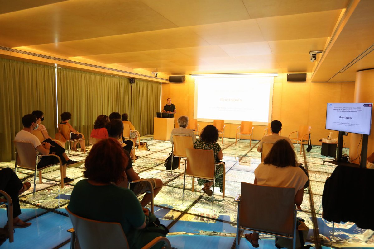 BCN_EspaiPublic's tweet photo. #Aramateix comença l’acte de reconeixement a les 10 #BonesIdees2020 💡 impulsades per les organitzacions de la Xarxa #BcnSostenible. 👏

Podeu seguir l’acte en directe aquí 👇https://t.co/19f1MSsJH5 https://t.co/kOA9KwTWtq