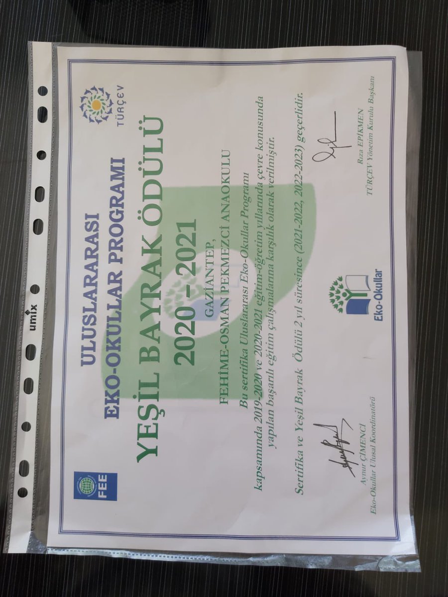 fehime_osman's tweet photo. 2019-2020 Ve 2020-2021 Eğitim Öğretim yılında Uluslarası Eko Okullar proğramı Iso 14001/EMAS üzerine çalışılmış ve Gaziantep ilinde devlet ve özel okullar dahil bu eğitim öğretim yılında tek okul olarak yeşil bayrak kazanılmıştır.@ziyaselcuk @gul_davut  @yasintepe @erdalkilinc27 https://t.co/krGCb8xYnF