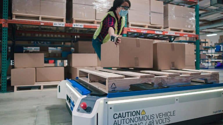 Techzinenlbe's tweet image. Zebra koopt robotstartup Fetch Robotics voor 245 miljoen euro go.tz.nl/S2w6QT #Infrastructure #IoT #FetchRobotics #Overname #ZebraTechnologies