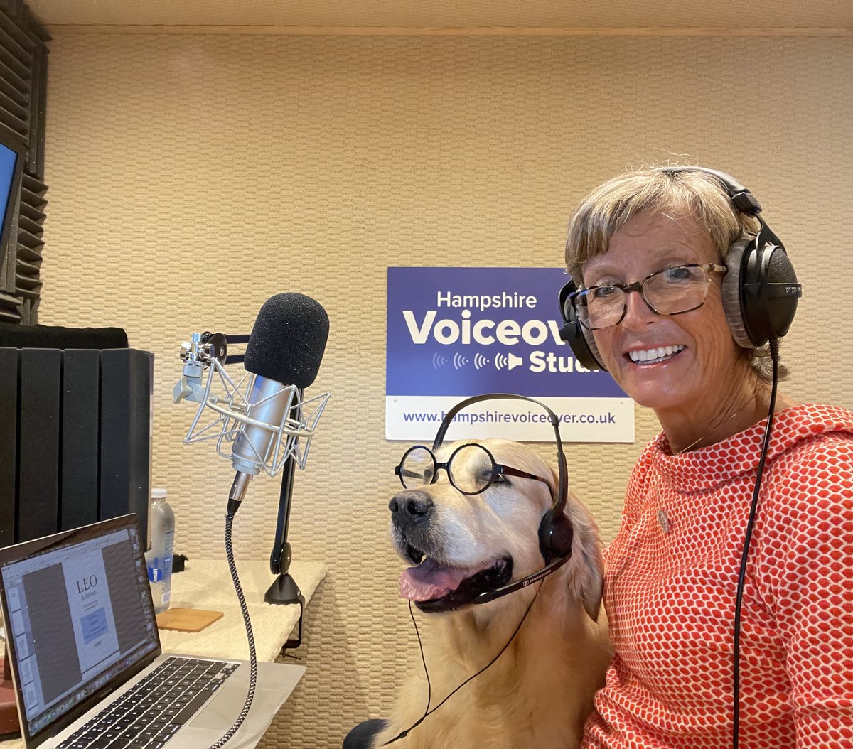 We've been in a studio recording the audio book. The boss had to do most of it as I am not great with words....but if you hear any panting, that is me not her!  Thanks to producer Alec  @chatterboxhello and our audio editors @harpercollins 🐾🐾
details: hyperurl.co/LeoAndFriends