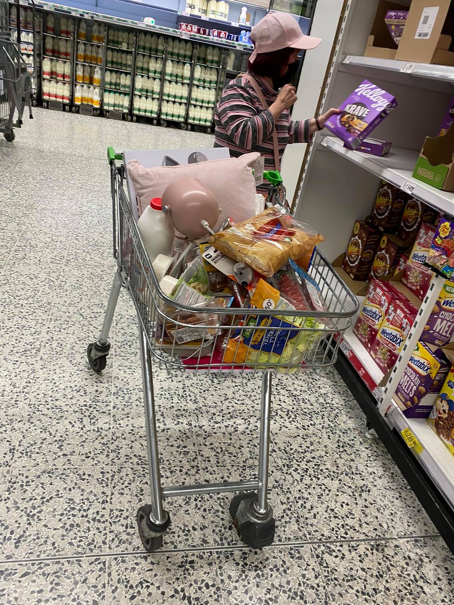 Kasbah_Kent's tweet photo. Nicola smashed the weekly shop the other day. Well done Nicola ⭐ #lifeskills #theweeklyshop #supportedliving https://t.co/B64wXVIDSZ