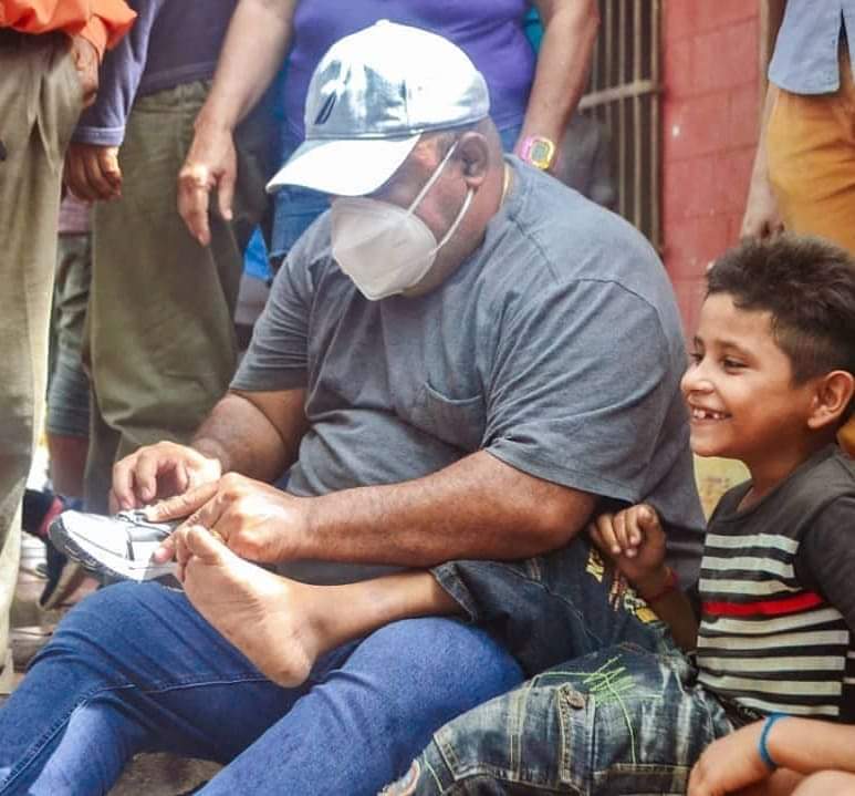 Ningún hombre es superior a su pueblo y No hay arma más potente que la verdad en mano de los buenos
#MilBendiciones 
*Diosdado Cabello*
<a href="/Pablo_Acosta2/">Pablo Segundo Acosta</a>
 <a href="/NicolasMaduro/">Nicolás Maduro</a> <a href="/PartidoPSUV/">PSUV</a>  <a href="/eduardopiate2/">eduardo piñate</a> 
*Maracay*