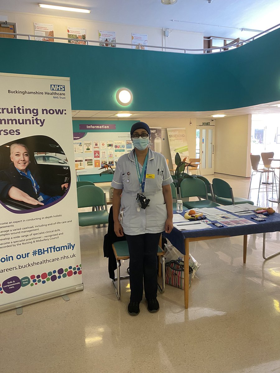 @ZARINAKHAN31 doing a fab job at Wycombe Hospital attracting potential community staff. We have lots to offer you in community services - why not come and speak to us today? Here until 3pm and then back at 18.30! @BucksHealthcare @claire_jones76 @TheQNI @RCNDNForum @BNUNursing