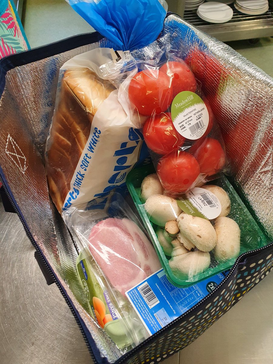 RichmondHillEA's tweet photo. FREE STREET BINGO!!!! Gillian and Nicola are at Fewston Court today but who will win the amazing picnic hamper or breakfast in a box that Gillian has put together? #RHEA #Leeds9 #community #Leeds https://t.co/yuwCxW0DV2