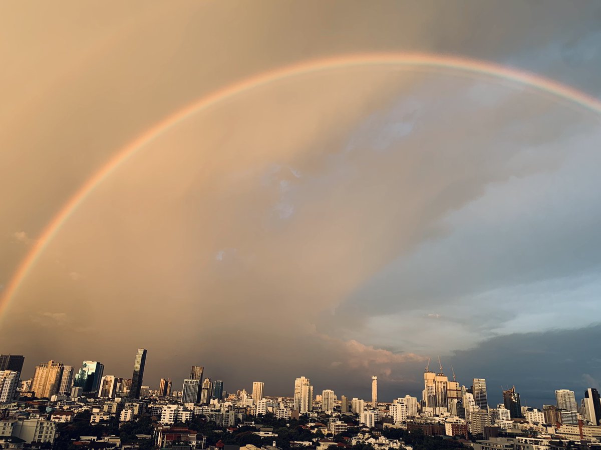 mrkumr's tweet photo. Perfect rainbow 🌈
#rainbow #perfectrainbow #Thailand #虹 #空 https://t.co/AjpXDoWoto