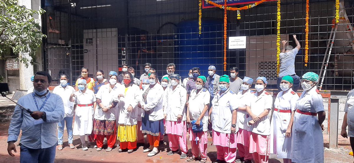 CMOMaharashtra's tweet photo. CM Uddhav Balasaheb Thackeray today inaugurated 7 PSA Oxygen Generation Plants for 5 hospitals in Mumbai. These plants will be operational at Nehru Science Center, Bhabha Hospital, Rajawadi Hospital, Cooper Hospital, and Kasturba Hospital.
#MissionOxygen https://t.co/LreJwakY88
