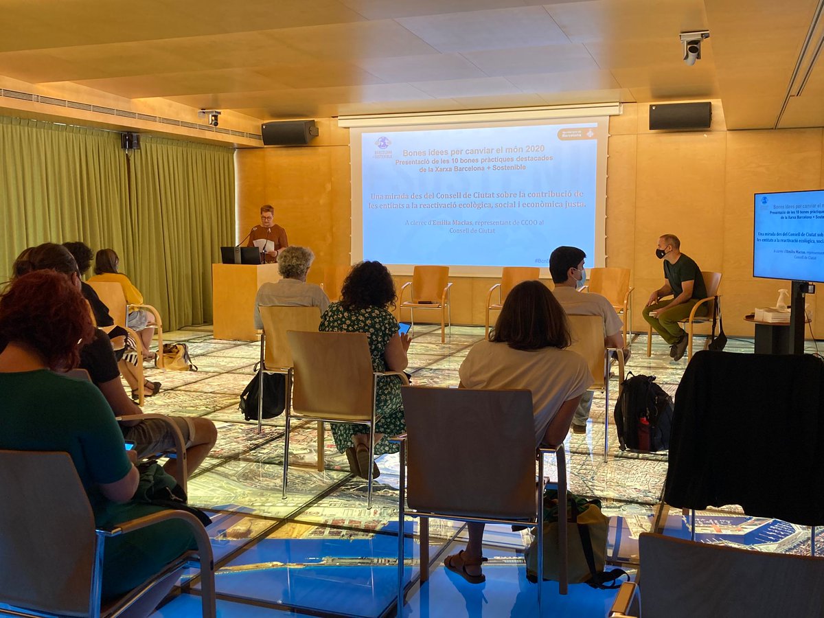 Solidanca's tweet photo. 📢Avui hem assistit a l'acte de presentació de les 10 #BonesIdees2020 impulsades per les organitzacions de la Xarxa #BCNSostenible

💪Estem molt contentes de rebre aquest reconeixement, seguim treballant! https://t.co/SpwqnOouW5