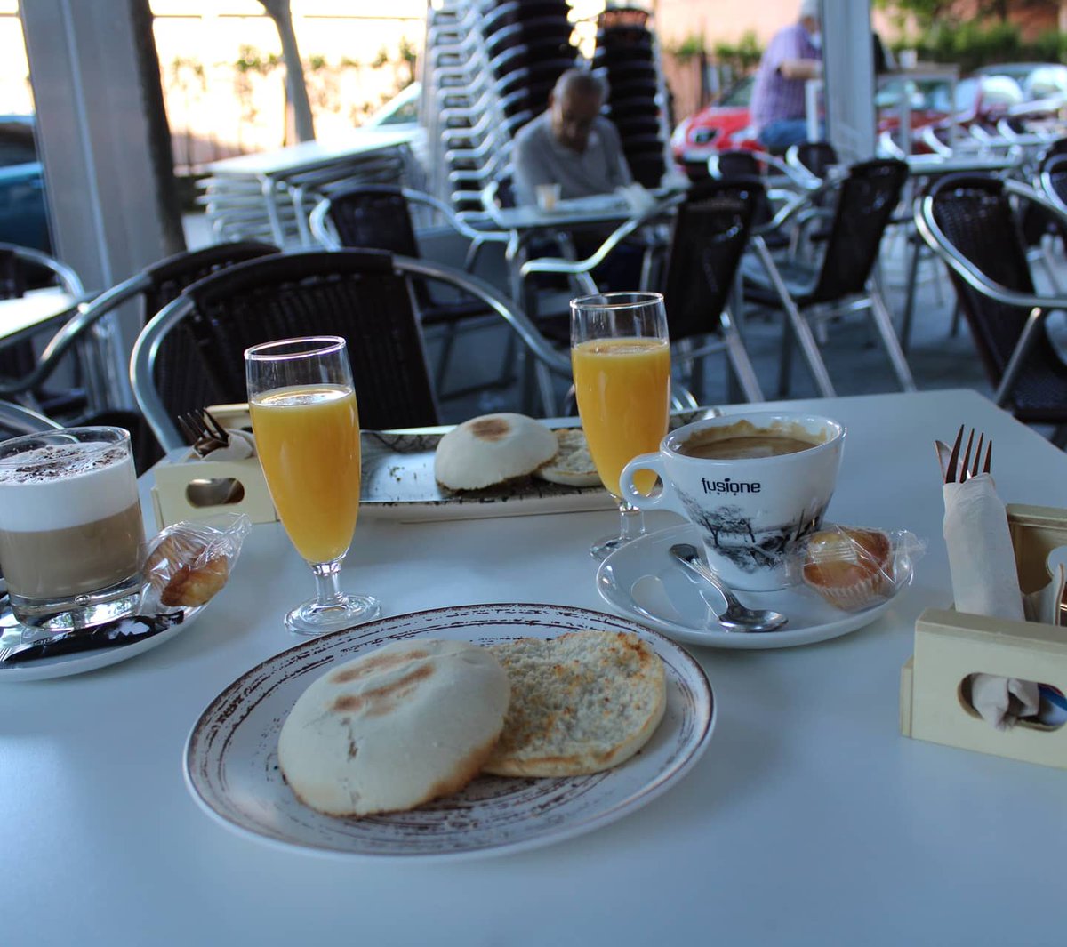 CadimaDist's tweet photo. 🌞 ¡Viernes con V de Vaya café más rico! 

Empieza el fin de semana con buen pie y un buen desayuno en 'Desvelo Café y Copas' acompañado de un rico Café Fusione ☕😋 https://t.co/O5zgw2nFbv
