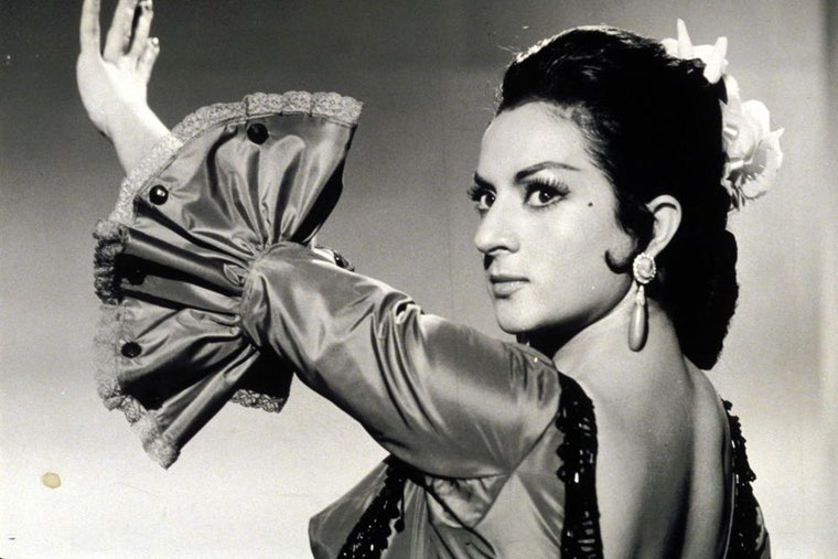 lotideco's tweet photo. 🇪🇸Lola Flores - Díme🇪🇸

María Dolores “Lola” Flores Ruiz, also known as “La Faraona” (The Pharaoh), was arguably the most important Spanish singer, dancer and actress of all time.
https://t.co/gQMPEGDnNx https://t.co/Hvuvrob0Gs