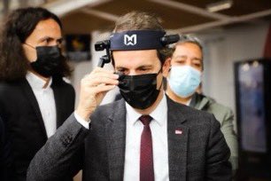 arnaudvamparys's tweet image. Inauguration par @cedric_o de l’expérimentation #LivingLabs #5G à la gare de #Rennes et dans deux technicentres 🚆 de la @SNCF_Digital avec 🤝 @Orange, @Nokia, #IMT, @Qualcomm, @SonyFrance, @lenovofr, @FastPointFrance et @AMA_XPERTEYE