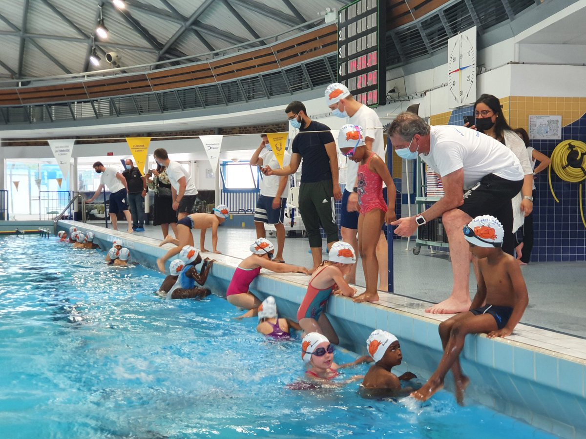 Ministère des Sports 🇫🇷 (@sports_gouv) on Twitter photo La Ministre <a href="/RoxaMaracineanu/">Roxana Maracineanu</a> est à Drancy (Seine-Saint-Denis) dans le cadre du plan de #préventiondesnoyades et du plan Aisance Aquatique en présence de Sandie NAHOUM, présidente de la Fédération Française des Maîtres-Nageurs Sauveteurs 🌊🏊♀️ La Ministre <a href="/RoxaMaracineanu/">Roxana Maracineanu</a> est à Drancy (Seine-Saint-Denis) dans le cadre du plan de #préventiondesnoyades et du plan Aisance Aquatique en présence de Sandie NAHOUM, présidente de la Fédération Française des Maîtres-Nageurs Sauveteurs 🌊🏊♀️