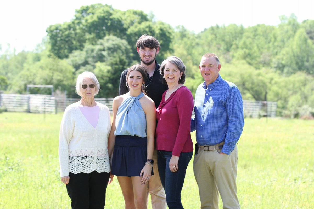 chickencouncil's tweet photo. “It’s a true blessing. I think it’s the best thing you can do in production agriculture." Learn more about Michael Starling and his family broiler farm in Alabama. via @AlabamaPoultry @ChickenCheckin  
https://t.co/uGma15f3aS https://t.co/ypT3tXOjig
