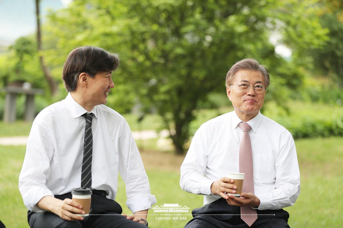 <a href="/patriamea/">조국</a> 늘  국민만 보고 가시는 대통령님과 
장관님은 닮은 점이 참 많습니다 
노블레스 오블리제가 
드물었던 우리나라에
두 분은 더없이 소중합니다
존경하고 사랑합니다 💕💙