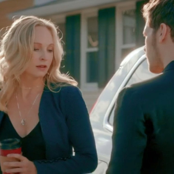 Tá olhando para onde dona Caroline??