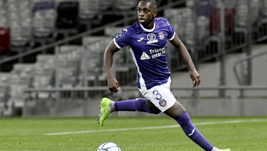 MauricioAndrsL6's tweet photo. #MERCADO En RMC Sport 📻 — 🇨🇴 Deiver Machado, "el mejor lateral izquierdo en #Ligue2 la temporada anterior", se convertirá en jugador de @RCLens en las próximas horas.

@ToulouseFC recibirá ± €2M.

Revisión médica hoy. https://t.co/UgTVNh92PK