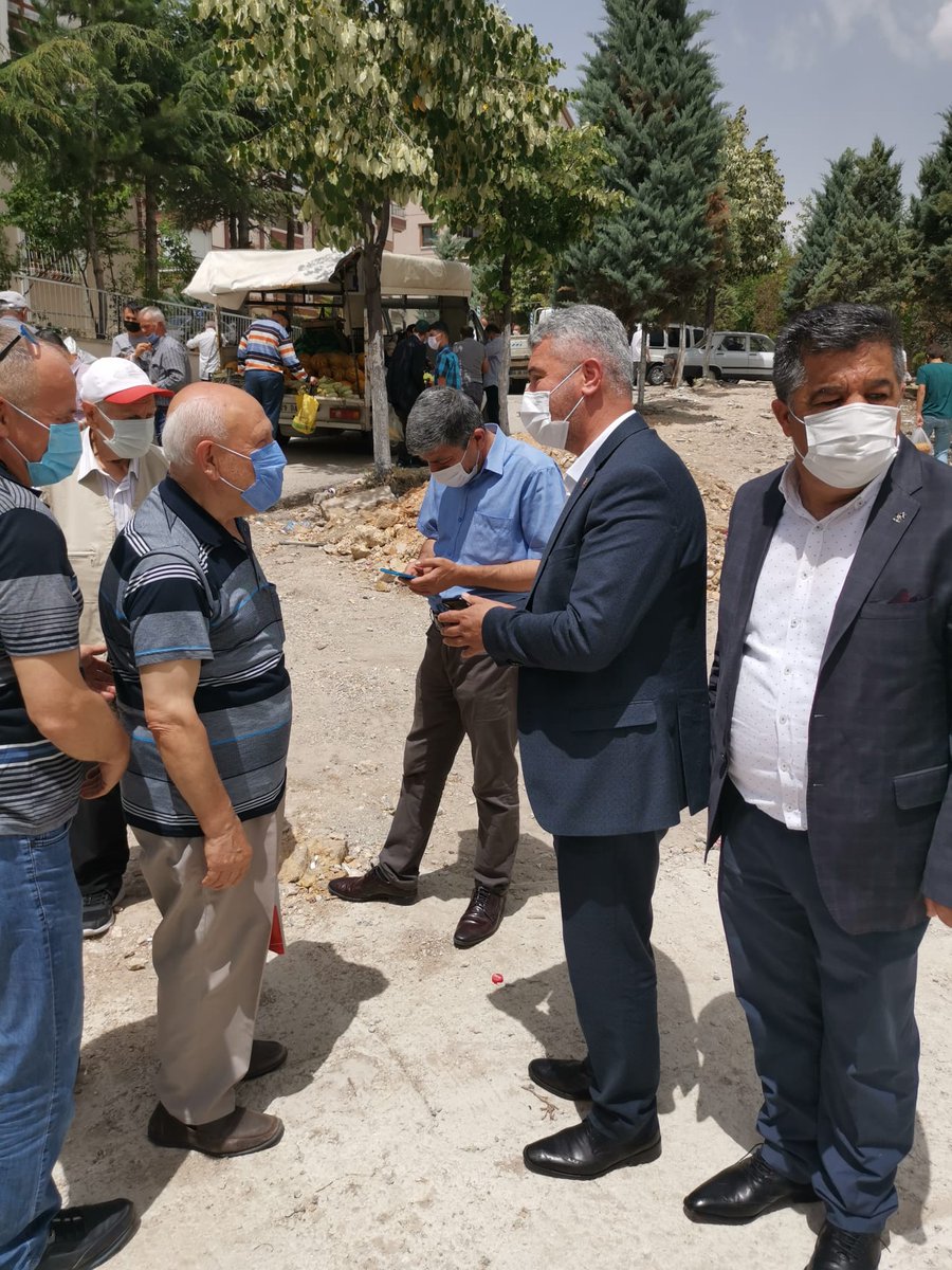 1️⃣📍AK Parti Pursaklar Esnaf ziyaretinde.

İlçe Başkanımız Sn. <a href="/ServetTurkayik/">Servet Türkayık🇹🇷</a> Gençlik Kolları Başkanımız Sn. @ErdemSokullu6,  Ana kademe Başkan yardımcılarımız ve yönetim kurulu üyelerimiz ile birlikte Yavuz Bulvarında bulunan esnaflarımızı ziyaret ederek hayırlı işler diledik.