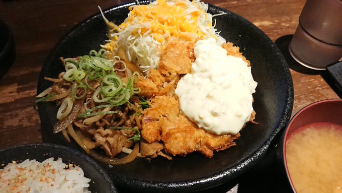 デカ盛りで有名な 満腹食堂 ずんべら屋 松井山手店 で 総重量１ｋｇ の弁当を買ってきた 京都目線 Fwf彡